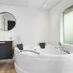 3 Bedroom Amazing In Otterup