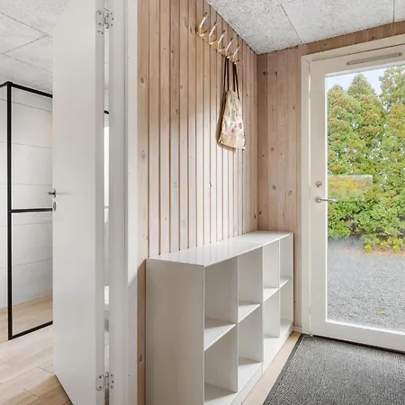 Feriehus 3 Bedroom Amazing In